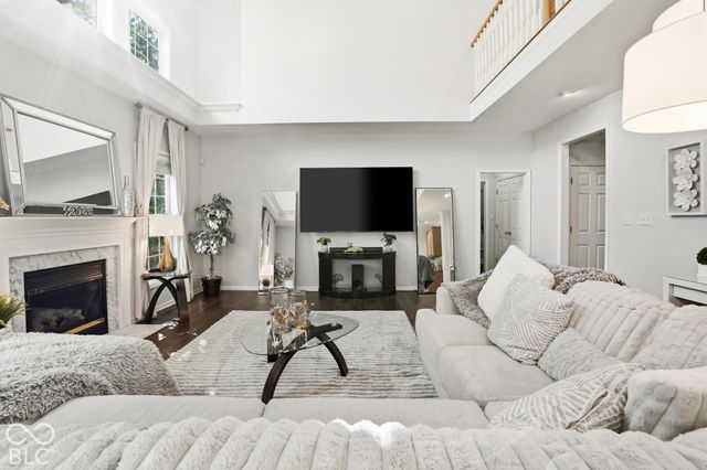5889 Pebblestream Drive, Carmel, IN 46033