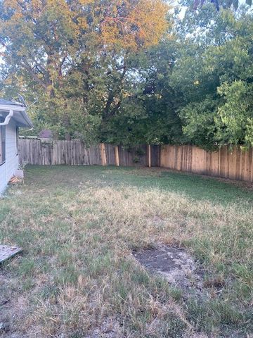 5308 Caroldean Street, Haltom City, TX 76117