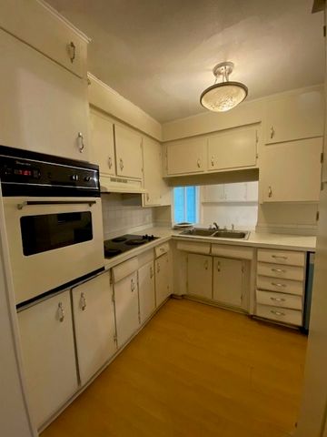 5308 Caroldean Street, Haltom City, TX 76117