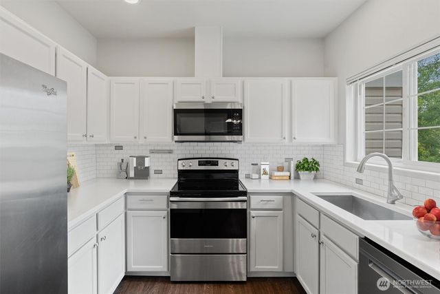 8629 240th Street SW #B4, Edmonds, WA 98026