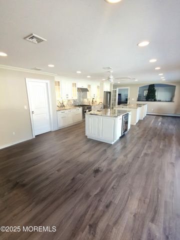 1582 Beaver Hollow Drive, Toms River, NJ 08755