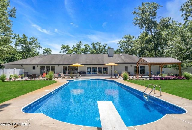 1582 Beaver Hollow Drive, Toms River, NJ 08755