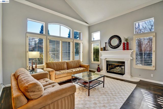 36 Savona Ct, Danville, CA 94526