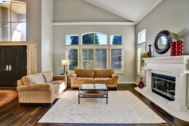 36 Savona Ct, Danville, CA 94526