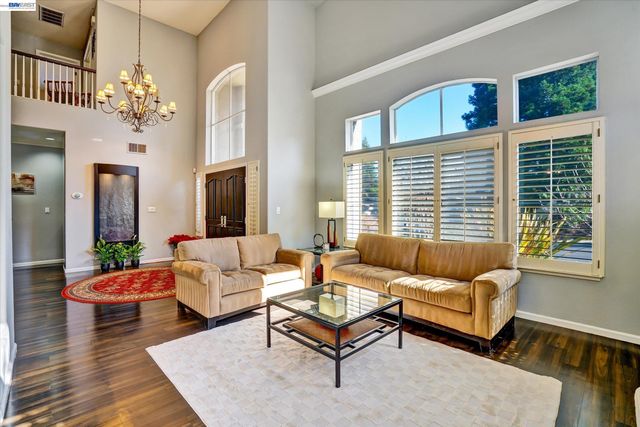 36 Savona Ct, Danville, CA 94526