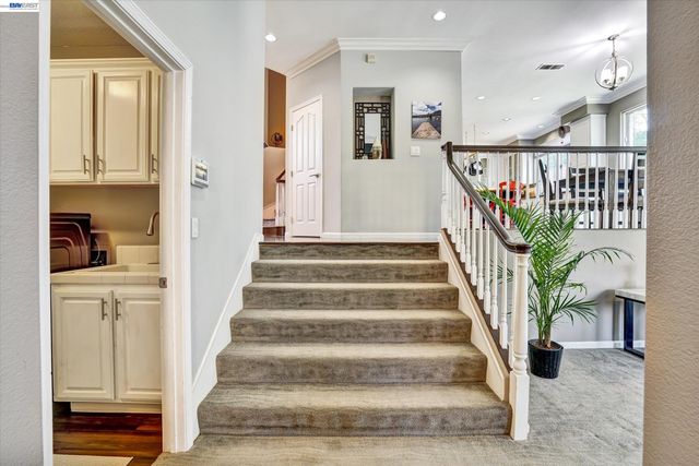 36 Savona Ct, Danville, CA 94526