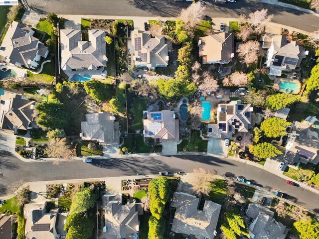 36 Savona Ct, Danville, CA 94526