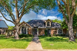 112 Wildwood Drive, Desoto, TX 75115