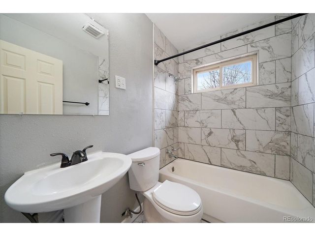 2020 Gail Ct, Thornton, CO 80229