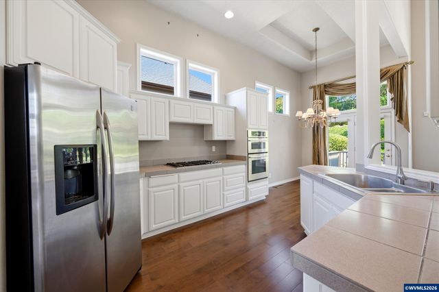 675 Hazeltine Av SE, Salem, OR 97306
