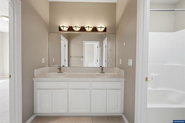 675 Hazeltine Av SE, Salem, OR 97306