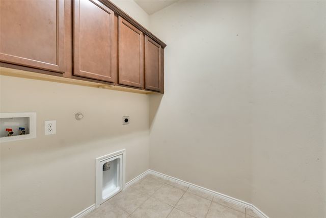 4721 Lazy Oaks Street, Fort Worth, TX 76244