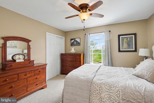 33 CUBBLER CT, Bechtelsville, PA 19505