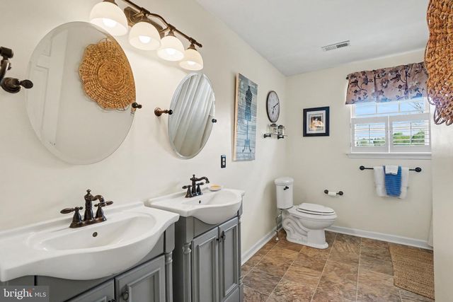 33 CUBBLER CT, Bechtelsville, PA 19505