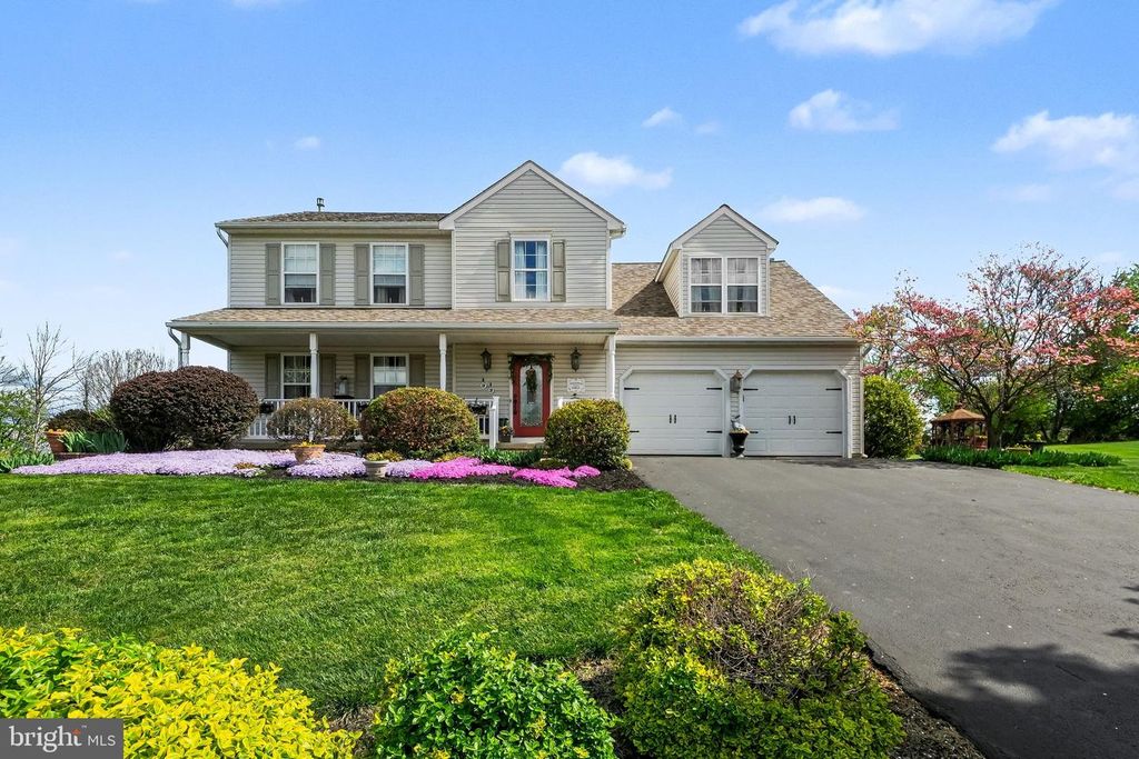 33 CUBBLER CT, Bechtelsville, PA 19505