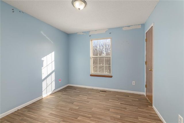 2204 S 19th Terrace, Leavenworth, KS 66048