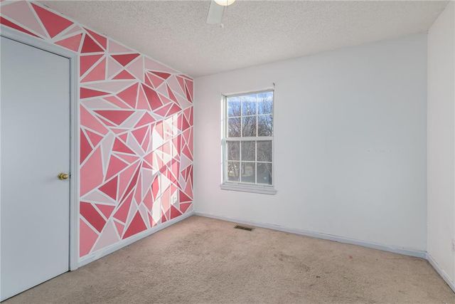 2204 S 19th Terrace, Leavenworth, KS 66048