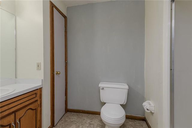 2204 S 19th Terrace, Leavenworth, KS 66048