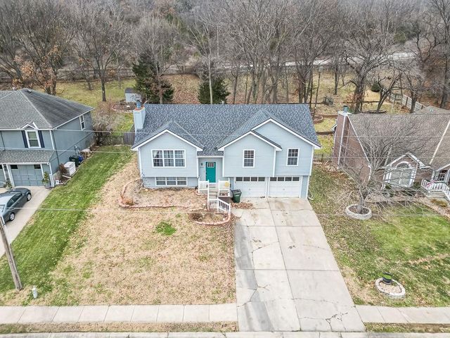 2204 S 19th Terrace, Leavenworth, KS 66048
