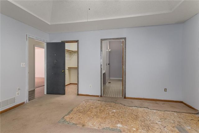 2204 S 19th Terrace, Leavenworth, KS 66048