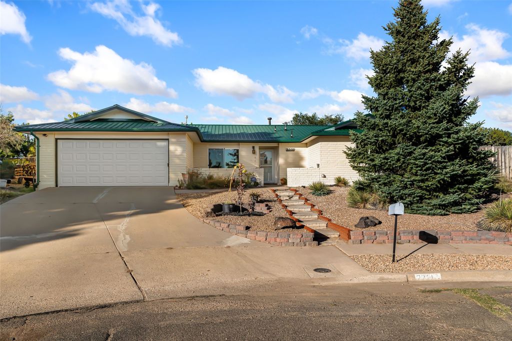 2211 Portavela Street, Santa Fe, NM 87505