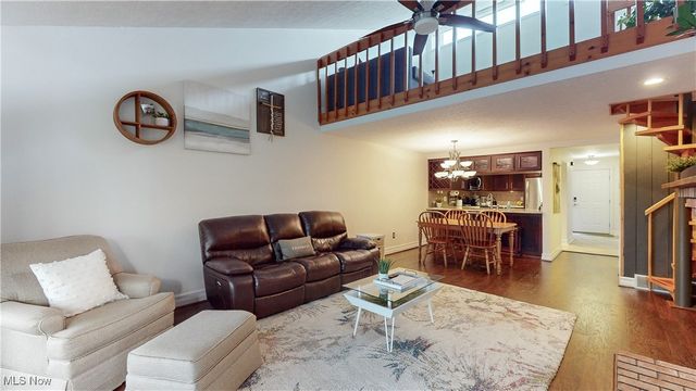 243 Portage Lakes Drive A, Akron, OH 44319