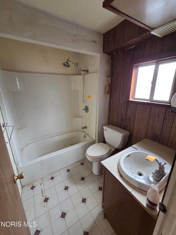 6125 Bryan Road, Oregon, OH 43616