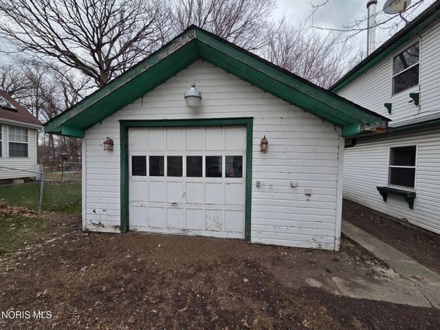 6125 Bryan Road, Oregon, OH 43616