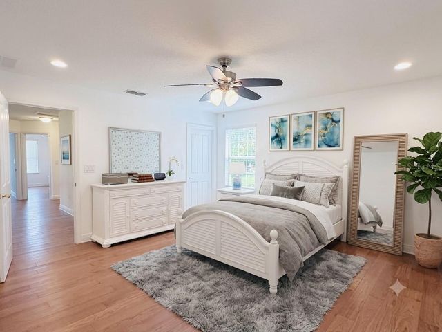 10132 GRAND OAK CIRCLE, Madeira Beach, FL 33708