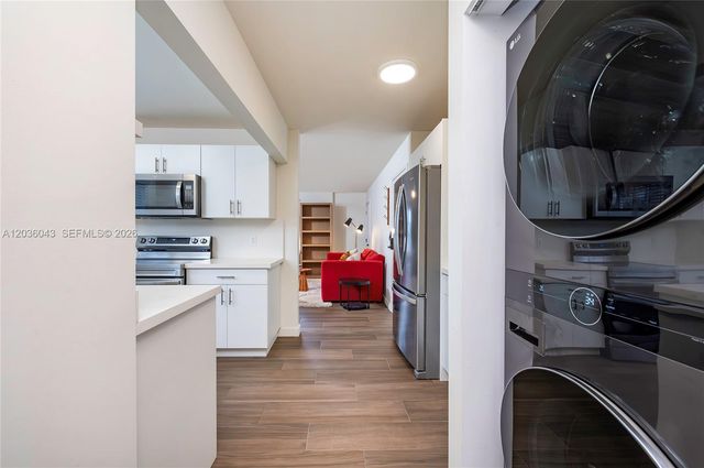 217 Madeira Ave 4, Coral Gables, FL 33134