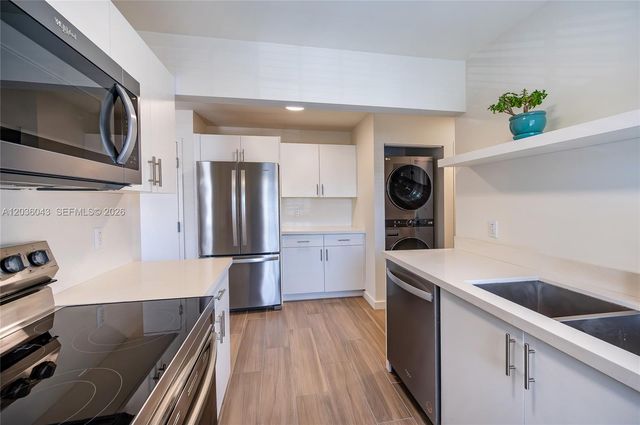 217 Madeira Ave 4, Coral Gables, FL 33134