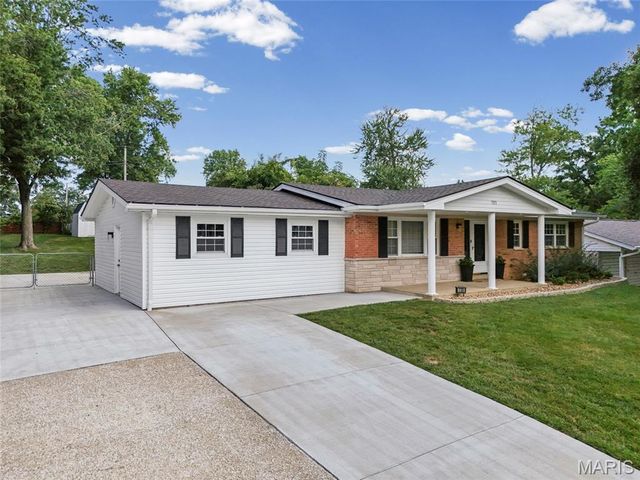 735 Montbrook Drive, O'fallon, MO 63366
