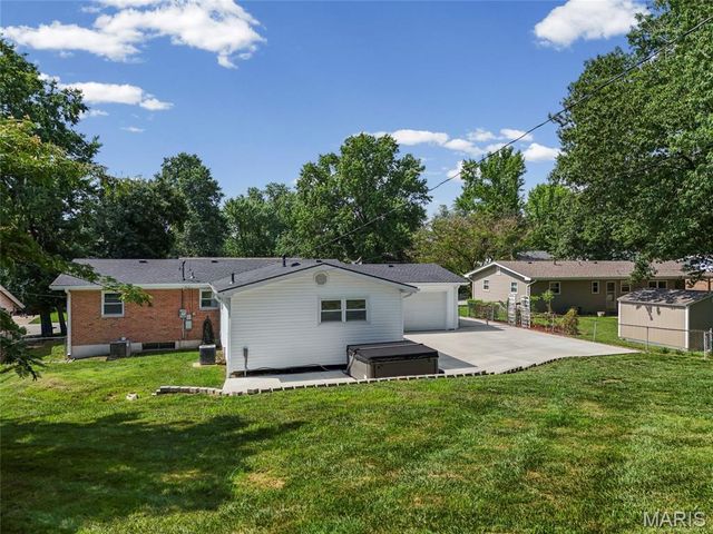 735 Montbrook Drive, O'fallon, MO 63366