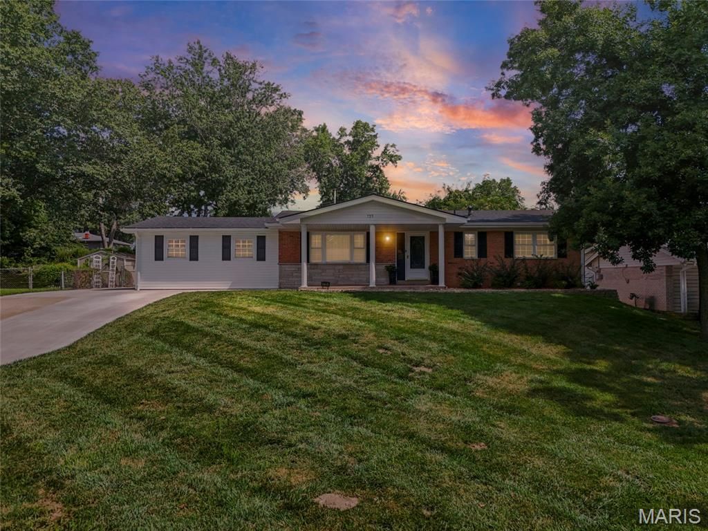 735 Montbrook Drive, O'fallon, MO 63366