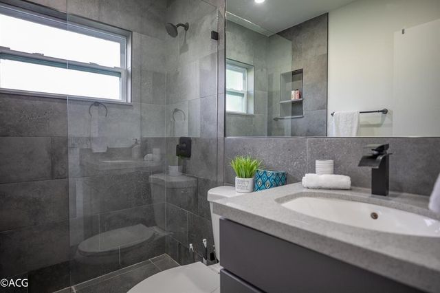 19 NE 16th Street, Fort Lauderdale, FL 33304