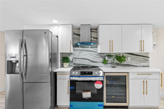 5706 Guava Dr, Tamarac, FL 33319