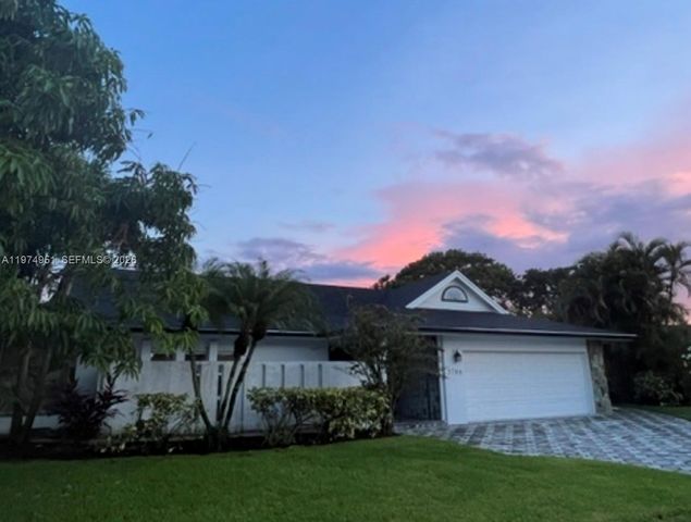 5706 Guava Dr, Tamarac, FL 33319