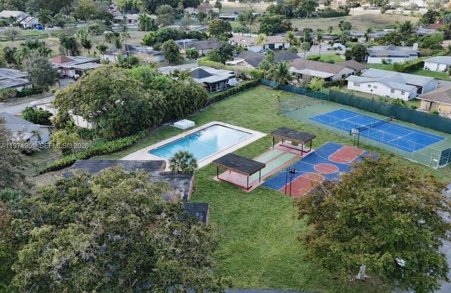 5706 Guava Dr, Tamarac, FL 33319