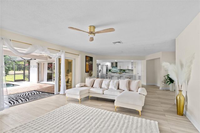 5706 Guava Dr, Tamarac, FL 33319