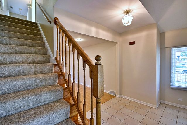 215 E Grantley Avenue, Elmhurst, IL 60126