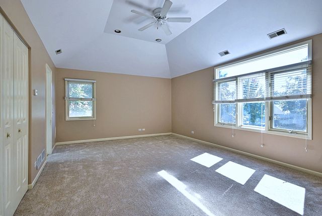 215 E Grantley Avenue, Elmhurst, IL 60126
