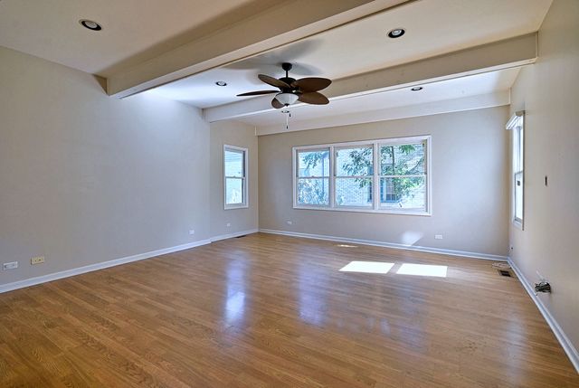 215 E Grantley Avenue, Elmhurst, IL 60126