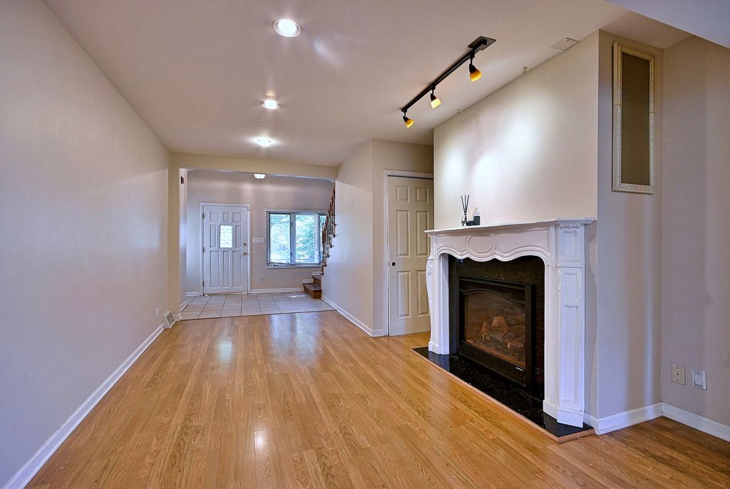 215 E Grantley Avenue, Elmhurst, IL 60126 — photo 5