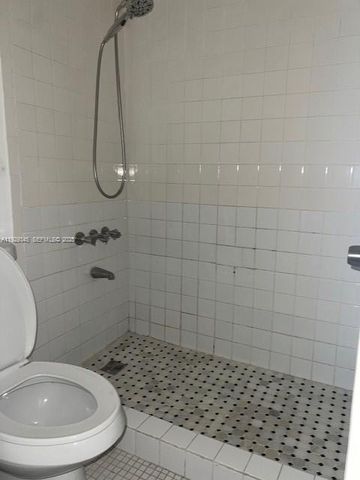 10000 NW 80th Ct 2201, Hialeah Gardens, FL 33016