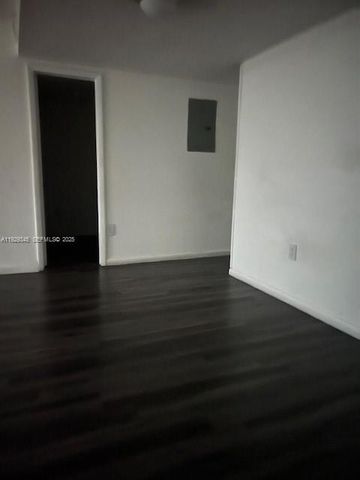 10000 NW 80th Ct 2201, Hialeah Gardens, FL 33016