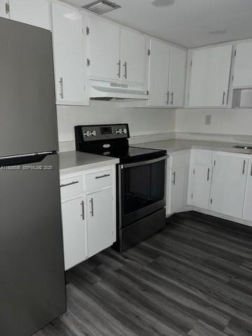 10000 NW 80th Ct 2201, Hialeah Gardens, FL 33016