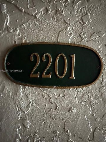10000 NW 80th Ct 2201, Hialeah Gardens, FL 33016