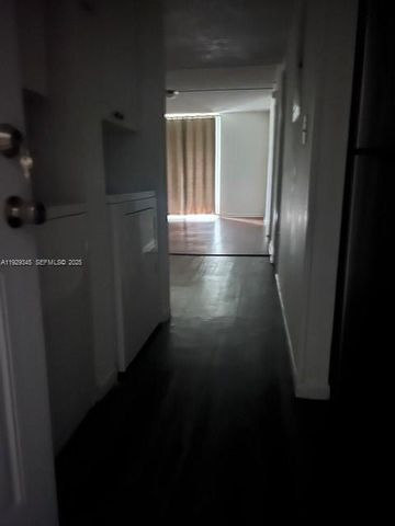 10000 NW 80th Ct 2201, Hialeah Gardens, FL 33016