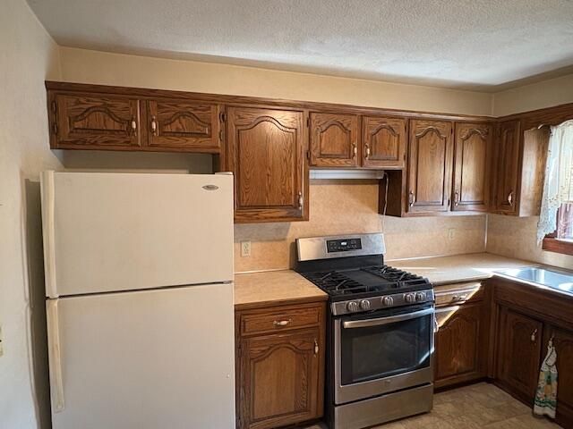 1000 S Oak Avenue, Aurora, MO 65605