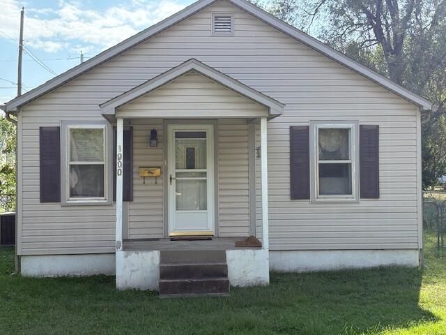 1000 S Oak Avenue, Aurora, MO 65605